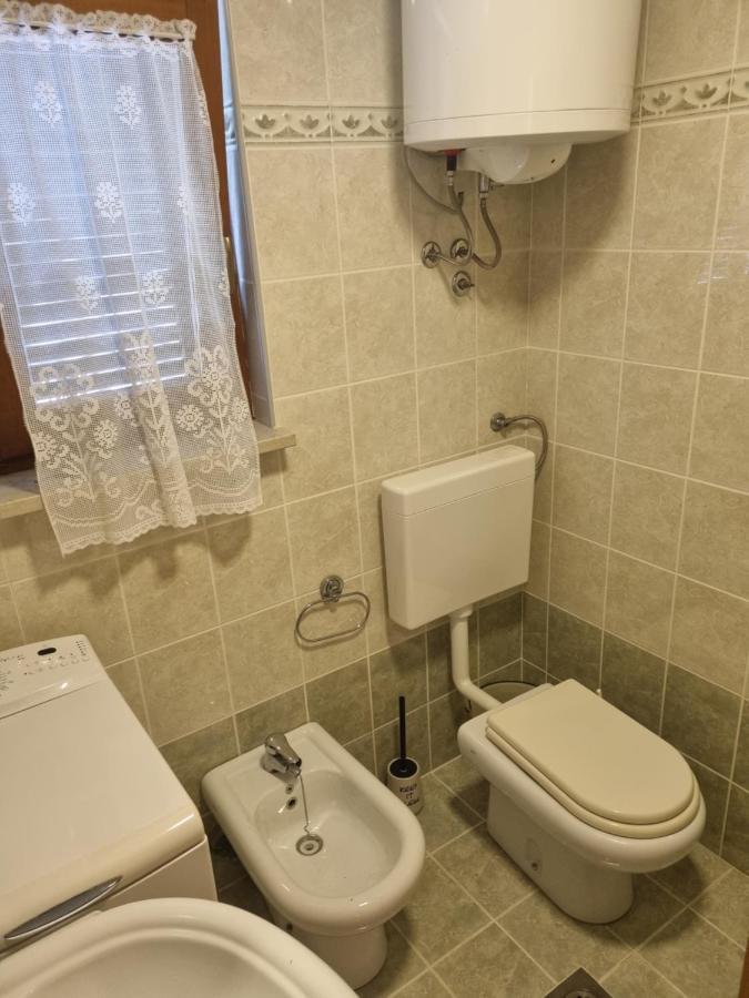 Greenview Apartment With Parking 罗维尼 外观 照片